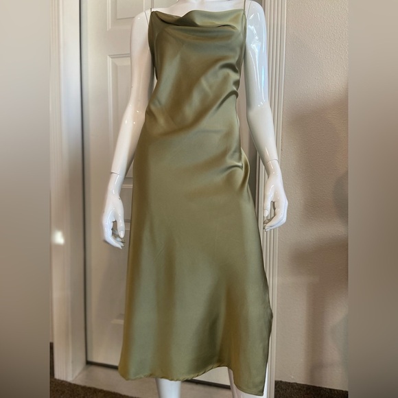 Kilo Brava~For Playful Promises~Olive~Relaxed Fit~Slip Dress~Leg Slit~Size 2X - Picture 4 of 16